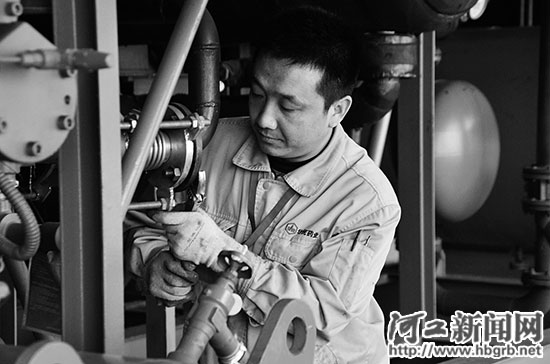 《河北工人报》厂区纪事：自制齿条锁母两万元费用巧节省&nbsp;