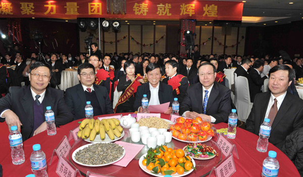 PA视讯·(中国区)真人官方网站制药召开2011年度销售精英人物颁奖盛典暨欢送会